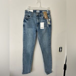 NWT Kensie Vintage Luxe Jeans. High rise Size 4/27